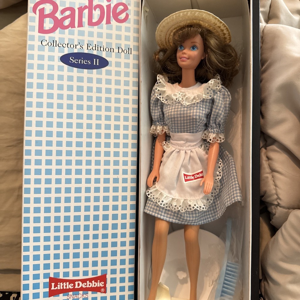 Rare, Vintage "Little Debbie" Series II Barbie Doll, original Mattel box 4074‎